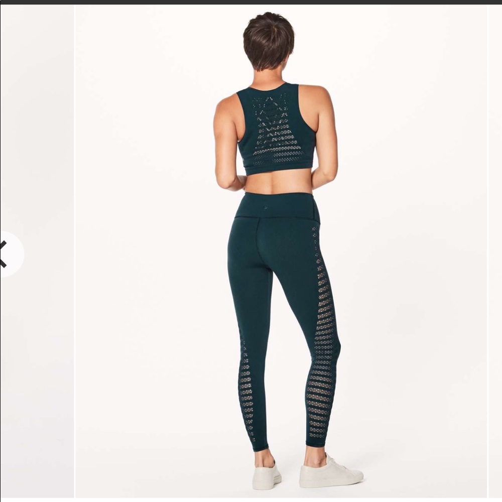 Lululemon Reveal Tight Stripes Submarine